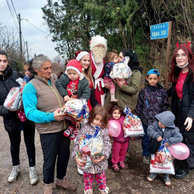 Новогодишњи пакетићи за децу из социјално угрожених породица